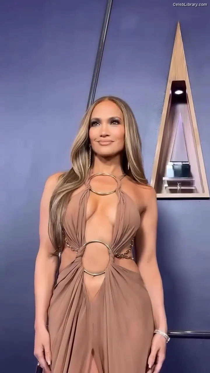 Jennifer Lopez photo 9 of 3408