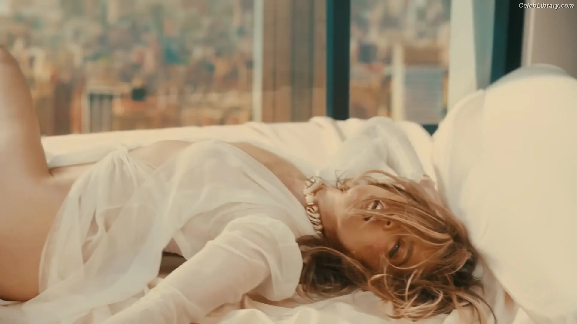 Jennifer Lopez photo 22 of 3408