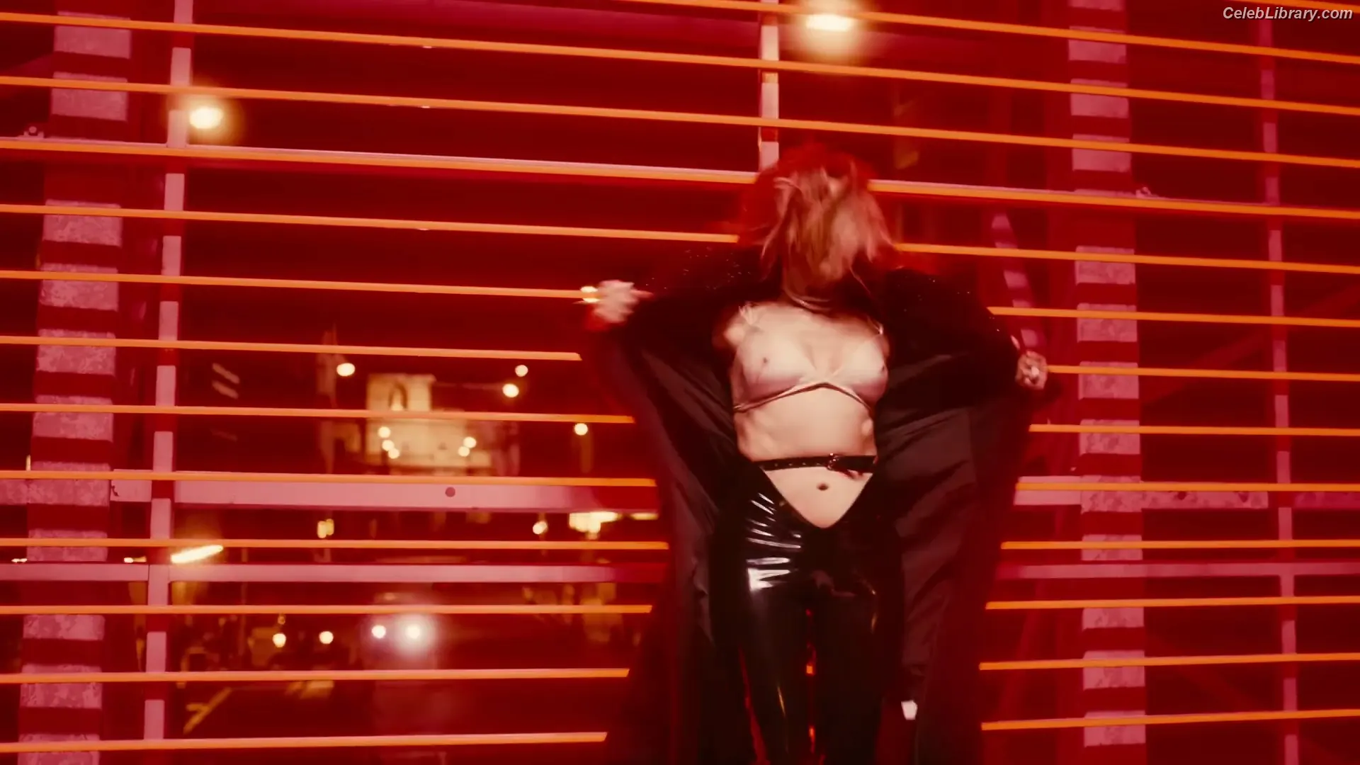 Jennifer Lopez photo 13 of 3408