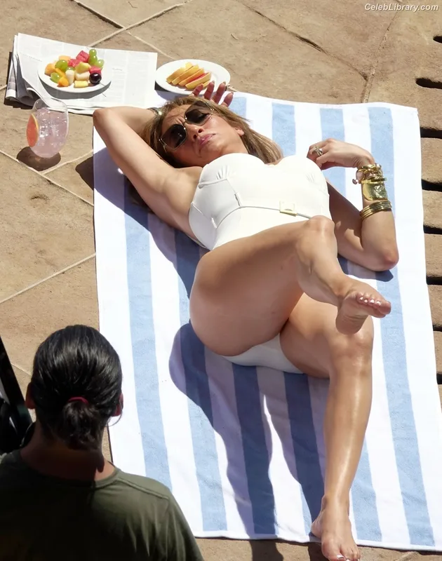 Jennifer Lopez photo 11 of 3409