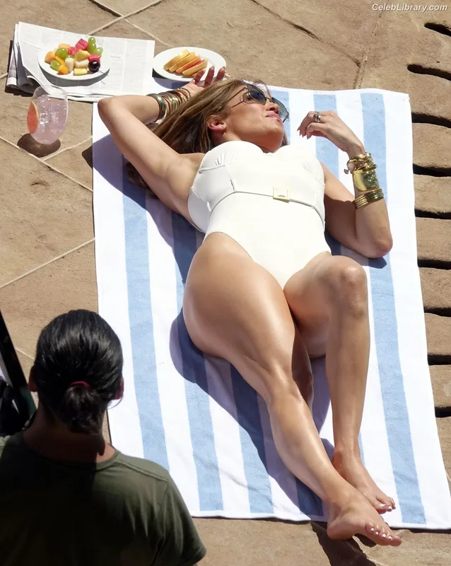 Jennifer Lopez photo 14 of 3409