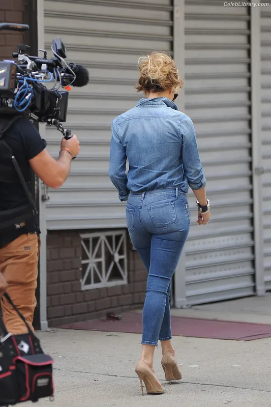 Jennifer Lopez photo 20 of 3409