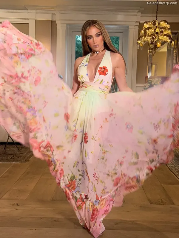 Jennifer Lopez photo 23 of 3409