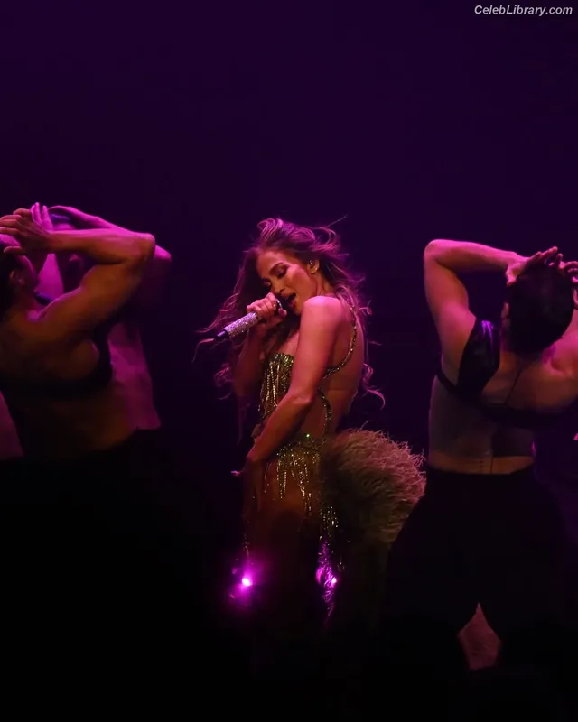 Jennifer Lopez photo 14 of 3409