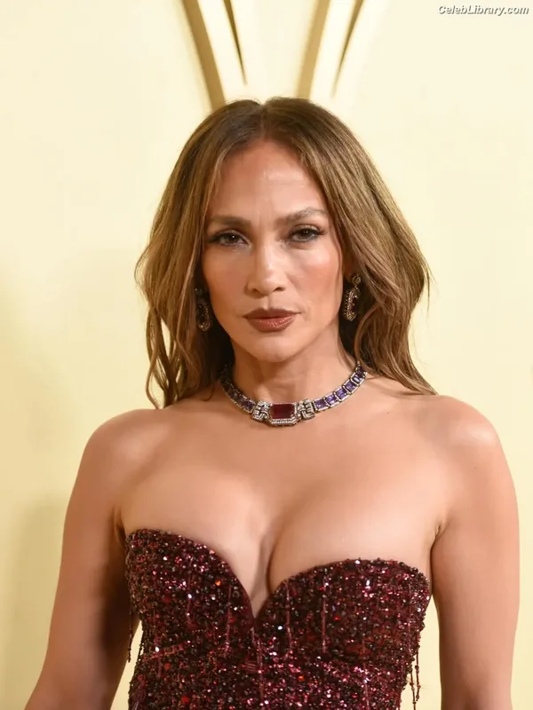 Jennifer Lopez photo 2 of 3409