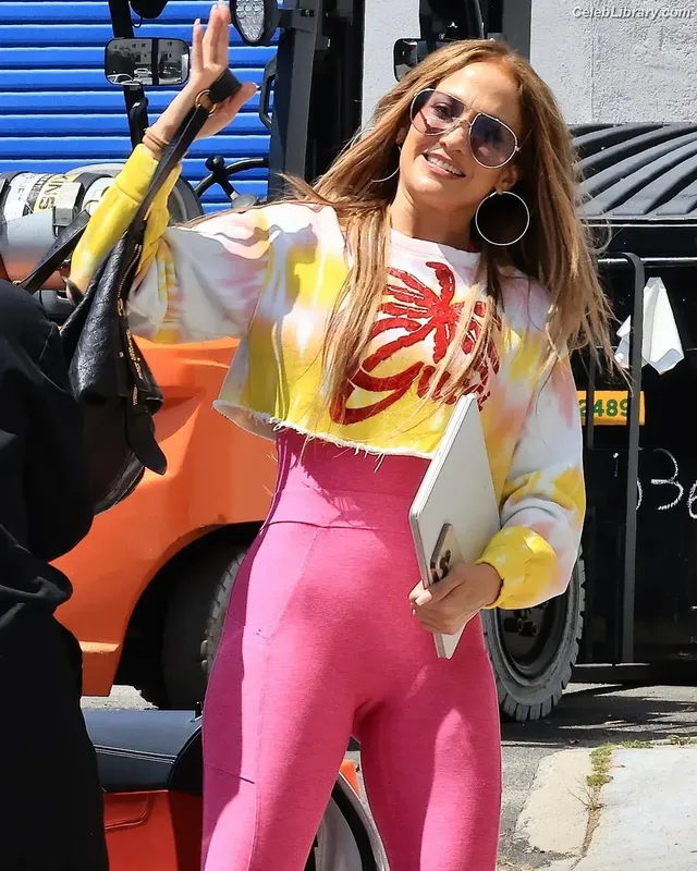 Jennifer Lopez photo 23 of 3409