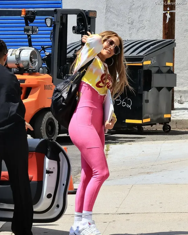Jennifer Lopez photo 24 of 3409