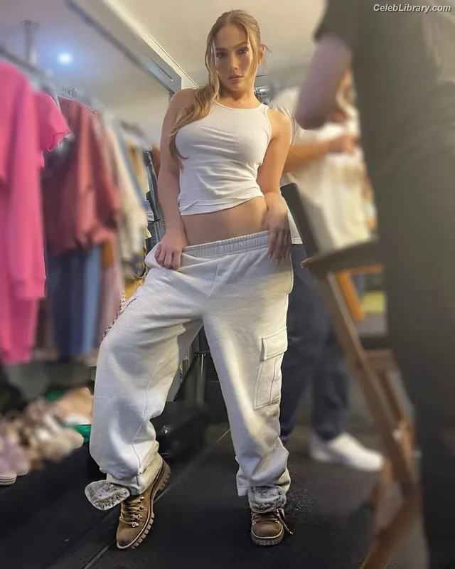 Jennifer Lopez photo 5 of 3409