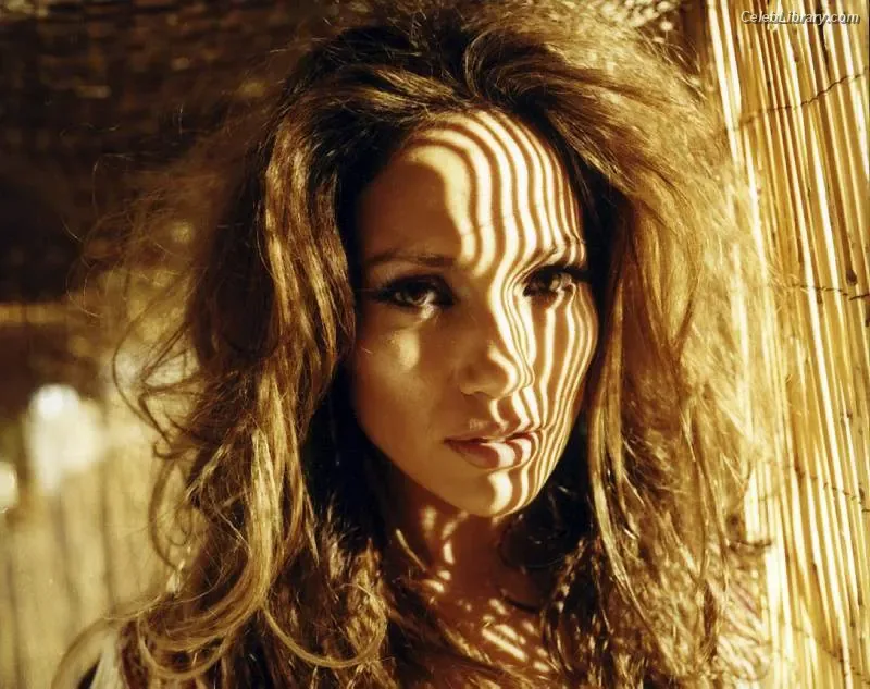 Jennifer Lopez photo 21 of 3409