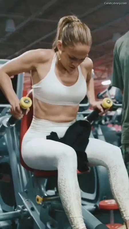 Jennifer Lopez photo 4 of 3409