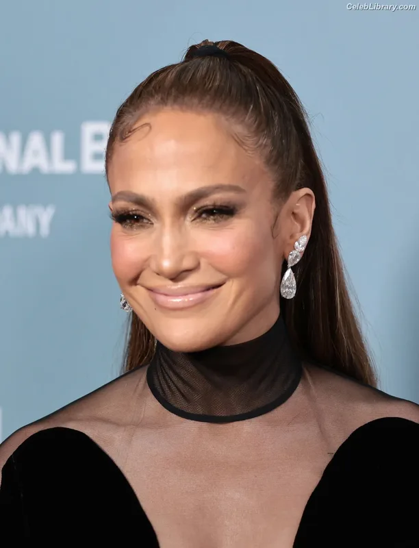 Jennifer Lopez photo 8 of 3409