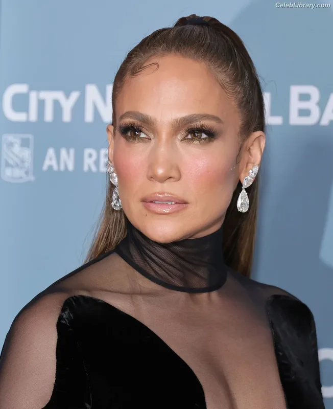 Jennifer Lopez photo 9 of 3409