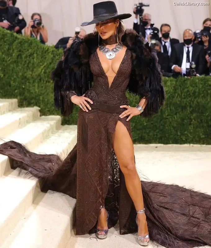 Jennifer Lopez photo 4 of 3409