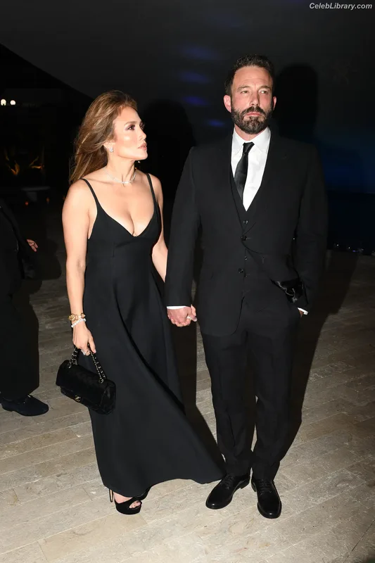 Jennifer Lopez photo 7 of 3409