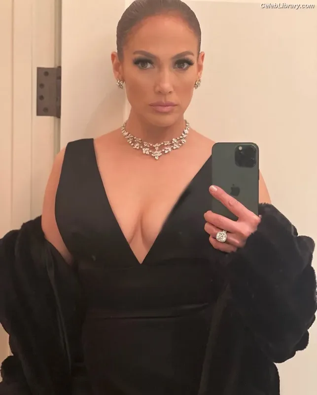 Jennifer Lopez photo 13 of 3409