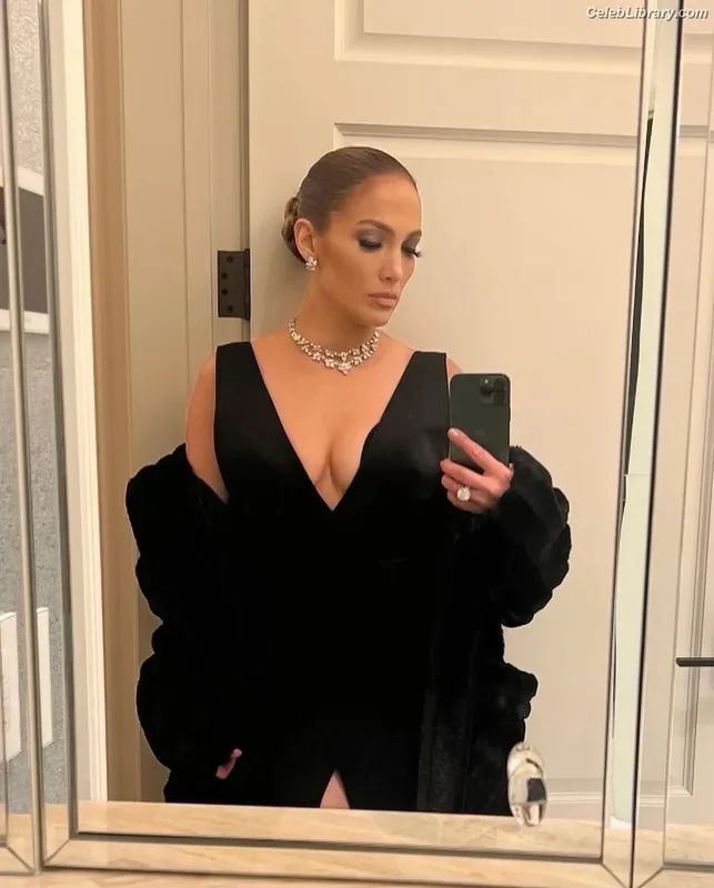 Jennifer Lopez photo 14 of 3409
