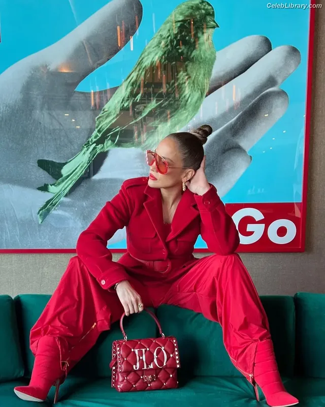 Jennifer Lopez photo 17 of 3409
