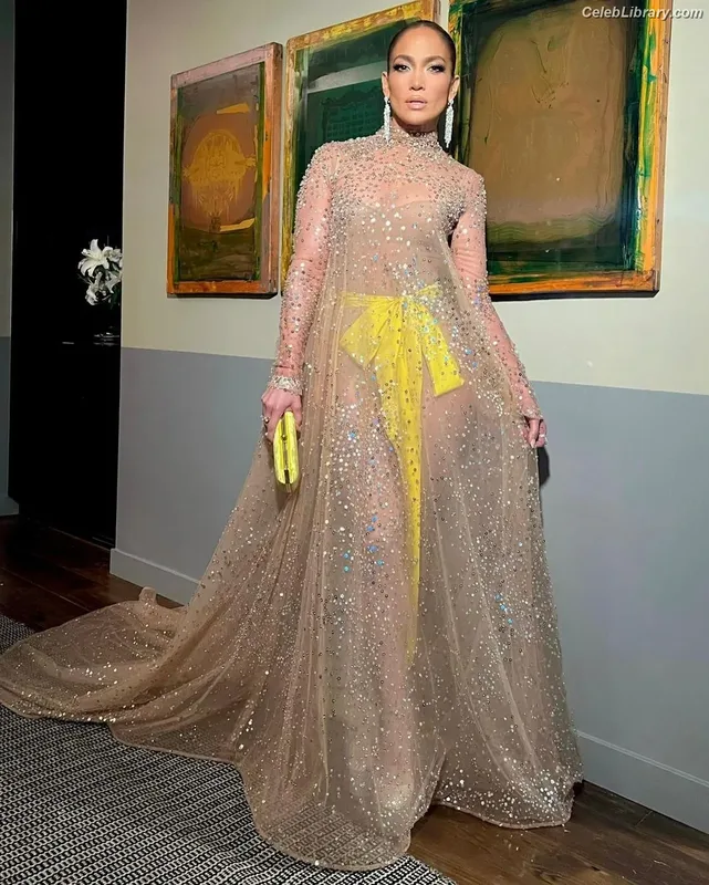 Jennifer Lopez photo 4 of 3409