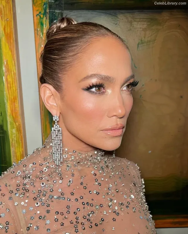 Jennifer Lopez photo 5 of 3409