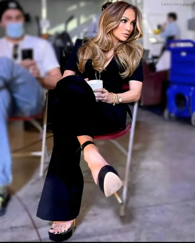 Jennifer Lopez photo 8 of 3409