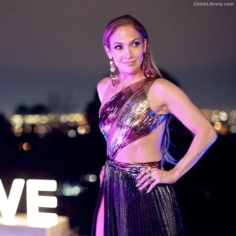 Jennifer Lopez photo 18 of 3409