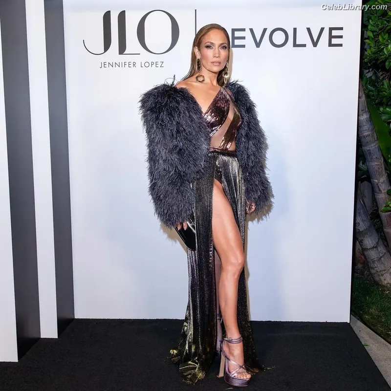 Jennifer Lopez photo 21 of 3409
