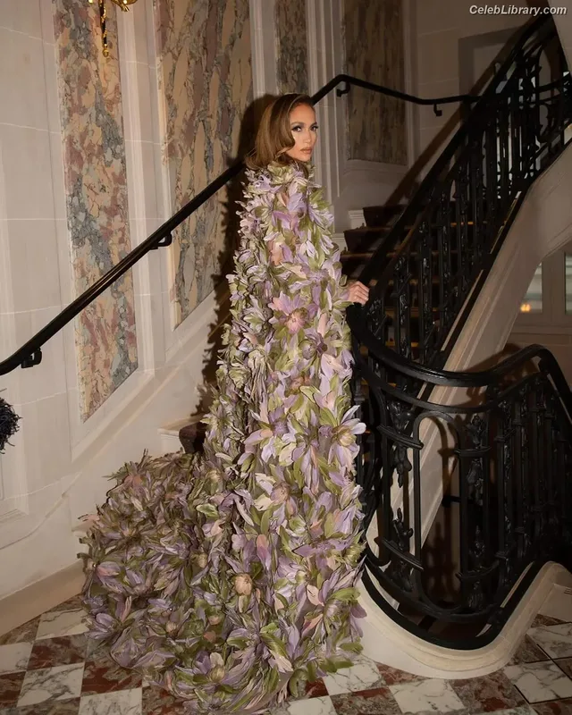 Jennifer Lopez photo 17 of 3409