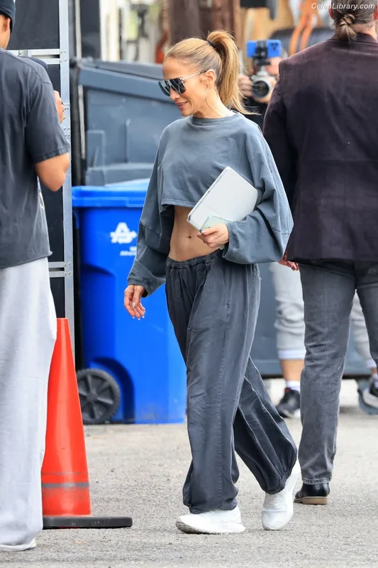 Jennifer Lopez photo 3 of 3409