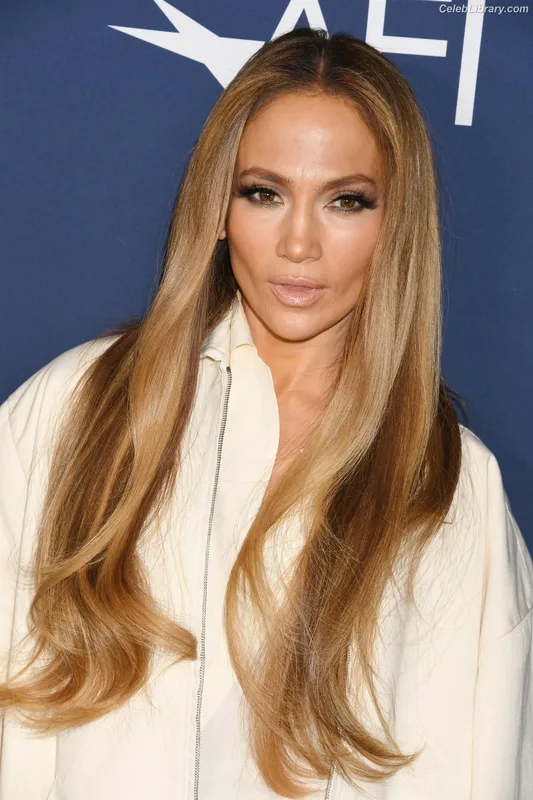 Jennifer Lopez photo 8 of 3409