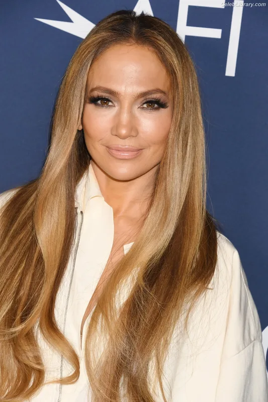 Jennifer Lopez photo 10 of 3409