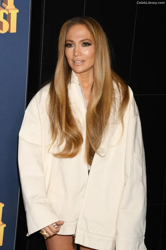 Jennifer Lopez photo 15 of 3409