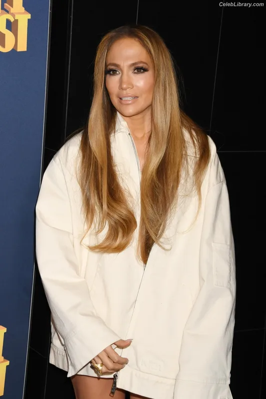 Jennifer Lopez photo 18 of 3409