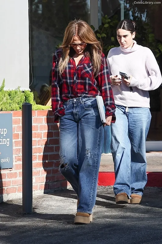 Jennifer Lopez photo 5 of 3409