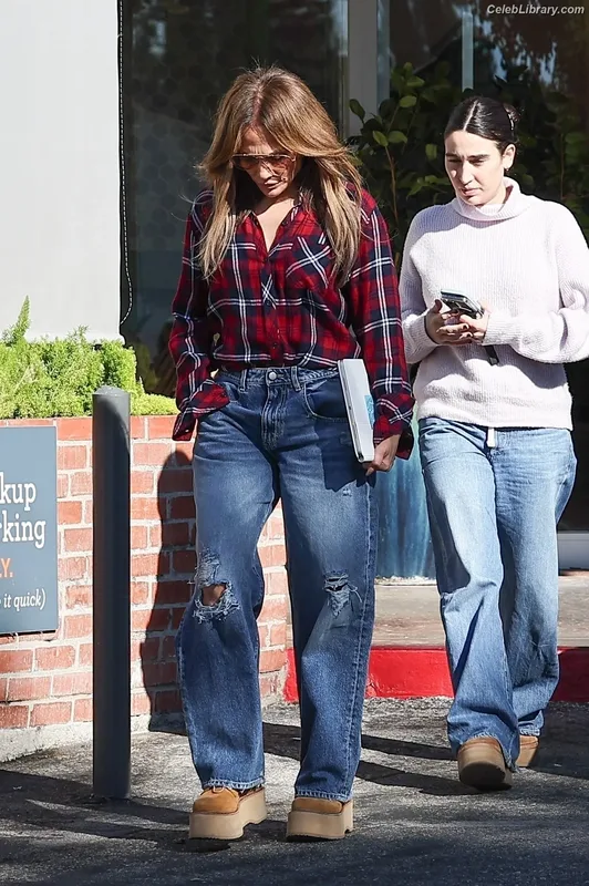 Jennifer Lopez photo 6 of 3409