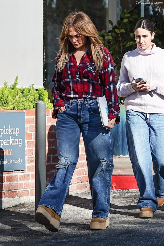 Jennifer Lopez photo 7 of 3409