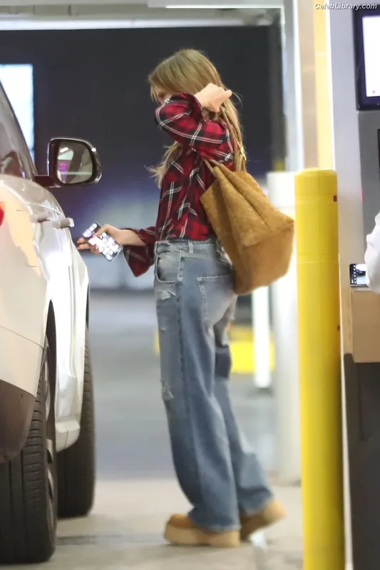 Jennifer Lopez photo 21 of 3409
