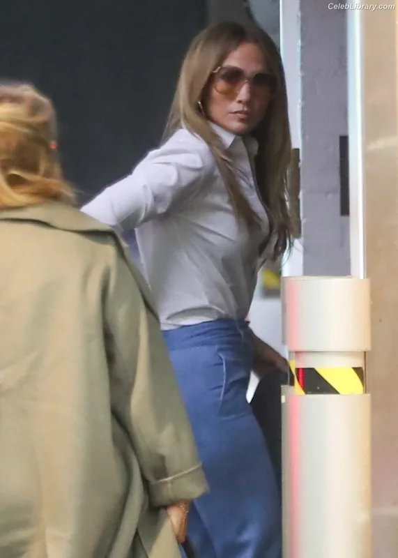 Jennifer Lopez photo 5 of 3409