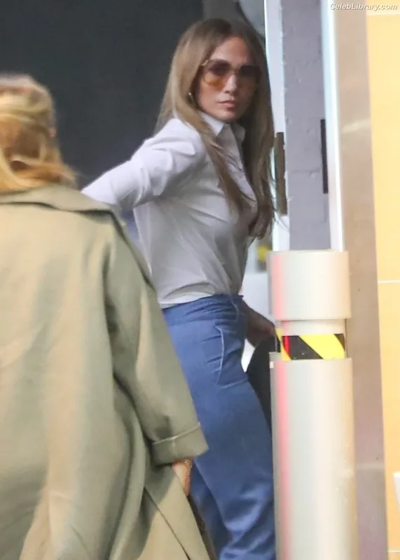 Jennifer Lopez photo 7 of 3409