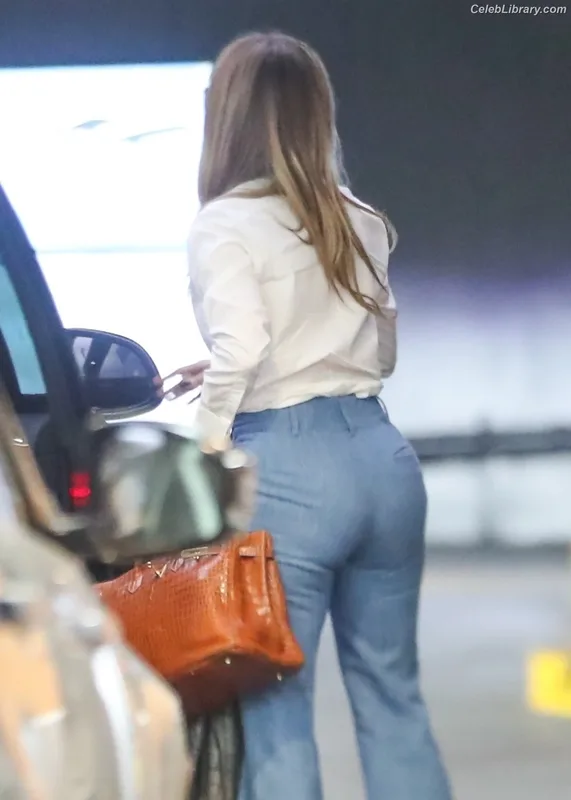 Jennifer Lopez photo 11 of 3409