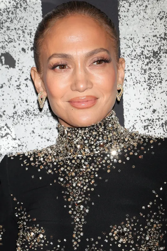 Jennifer Lopez photo 12 of 3409