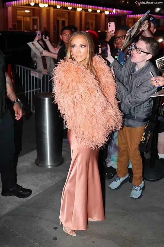 Jennifer Lopez photo 11 of 3409