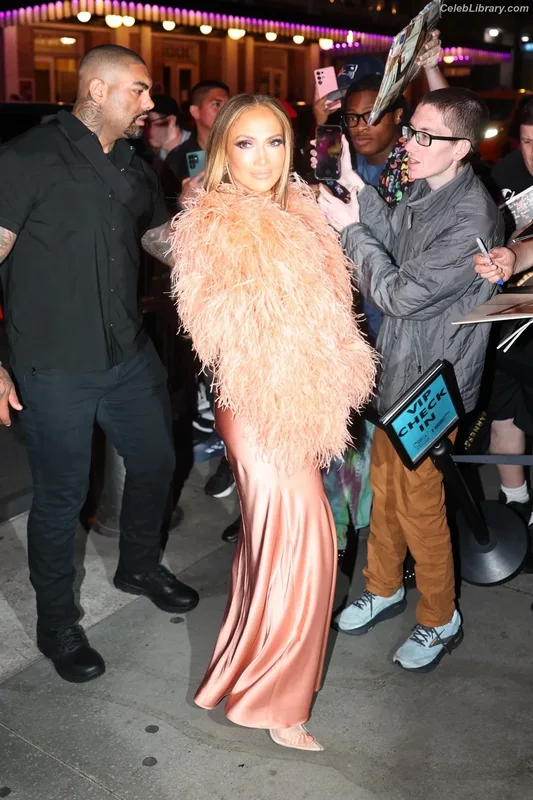 Jennifer Lopez photo 14 of 3409