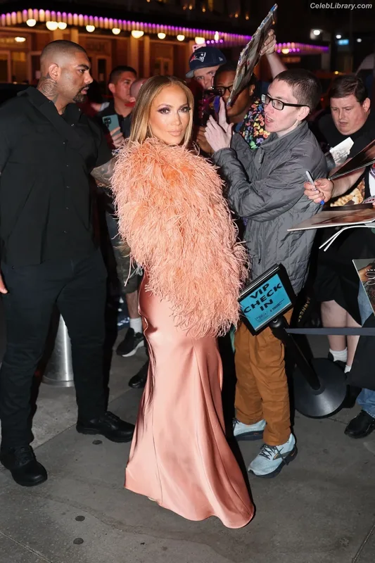 Jennifer Lopez photo 15 of 3409