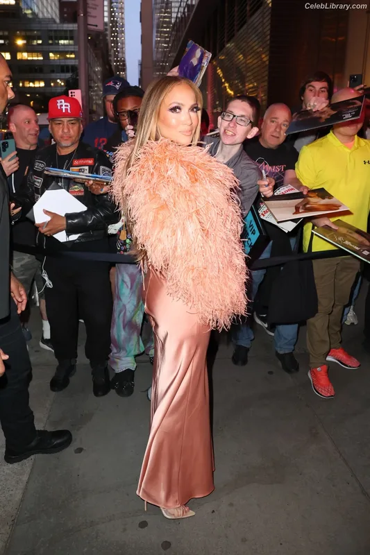 Jennifer Lopez photo 18 of 3409
