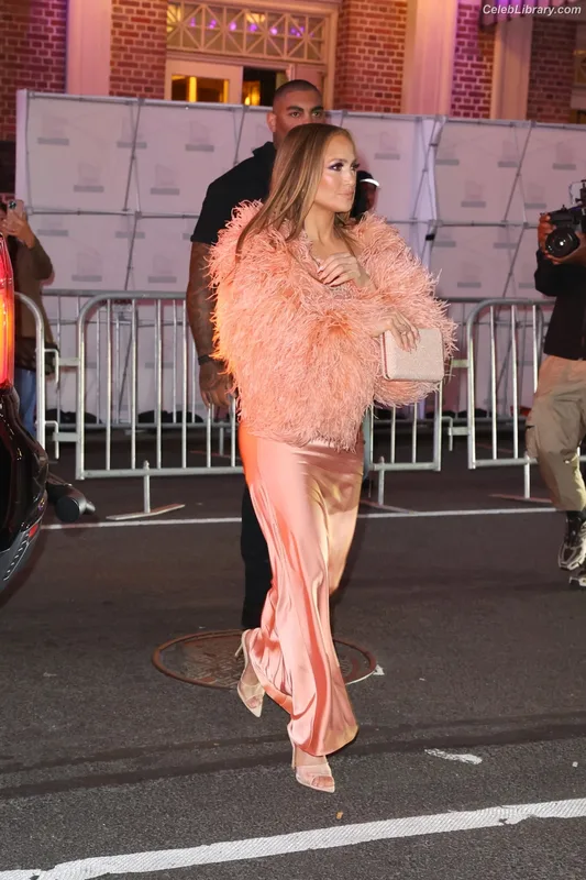Jennifer Lopez photo 21 of 3409