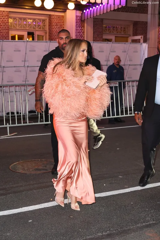 Jennifer Lopez photo 22 of 3409