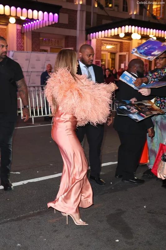 Jennifer Lopez photo 23 of 3409