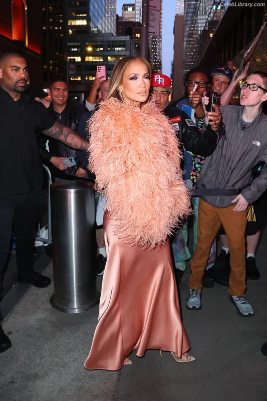 Jennifer Lopez photo 10 of 3409