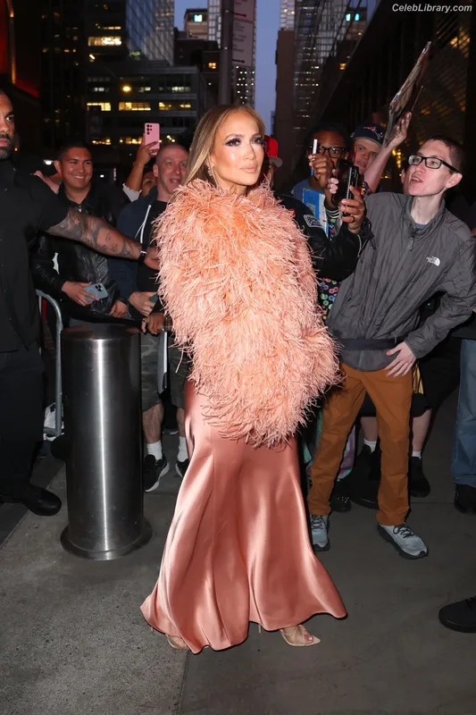 Jennifer Lopez photo 12 of 3409