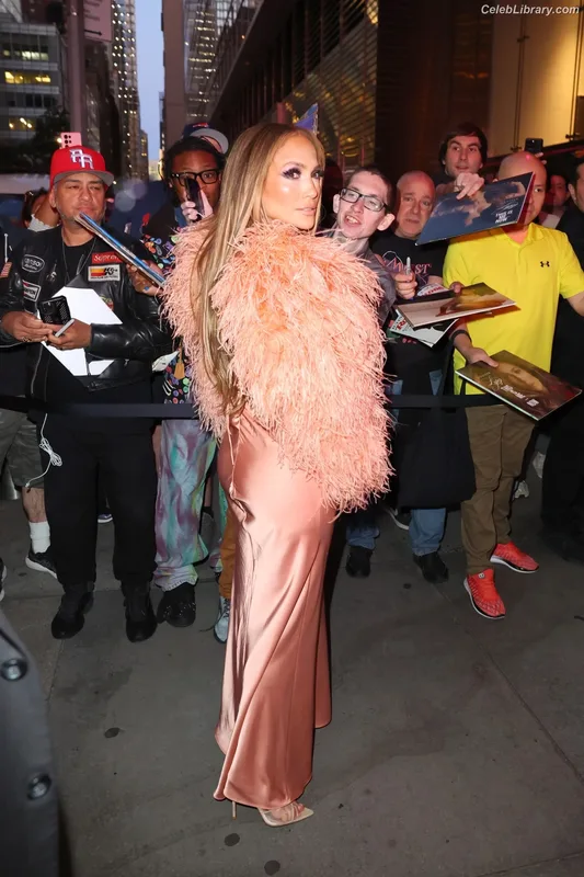 Jennifer Lopez photo 14 of 3409